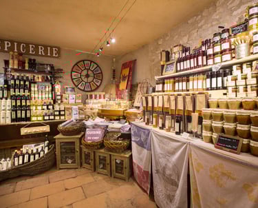 Confitures, huiles de noix, huile parfumée à la truffe noire du Quercy,, vinaigres parfumés...