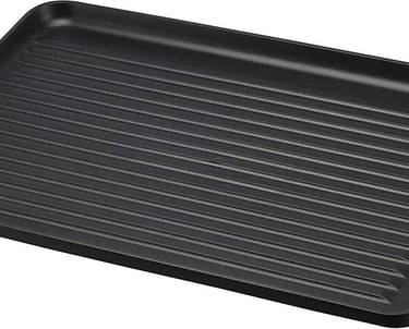 a black and white grilling pan with a grilling pan