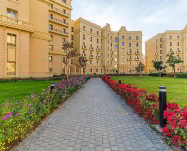 يتميز موقع الحي الخامس بقربه من المناطق الخدمية المتكاملة، والمراكز التجارية، والمدارس والجامعات، إل