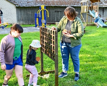 Didelis Connect 4 žaidimas lauke – Keturi eilėje nuoma vaikų šventėms