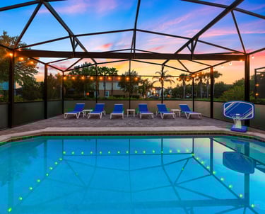 Orlando Vacation Rental: South-West facing pool with loungers, BBQ and outdoor dining