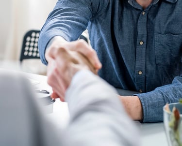 incontro di promotiva con un cliente a cagliari in sardegna