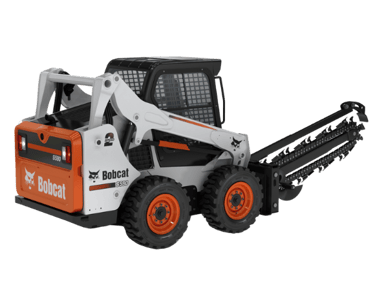 BOBCAT COM IMPLEMENTO VALETADEIRA DE TERRA