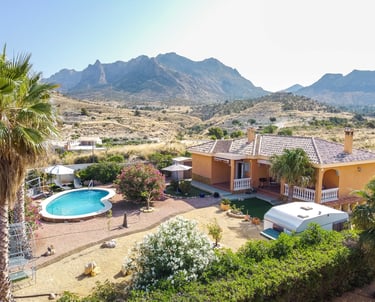 villa con jardín costa blanca real estate media