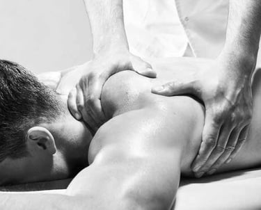 relaxing Wollongong massage with a man having his shoulders rubbed