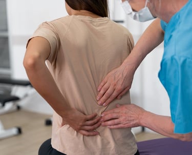 People doing assessment physiotherapy 
