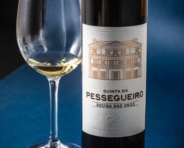 Label Design Quinta do Pessegueiro Branco danielbysafarispoon Daniel Matos Designer