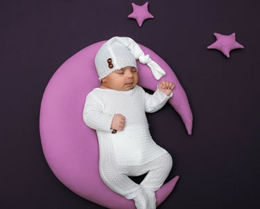 studio-photo-bebe-dans-la-lune-etoiles-florent-studio-photographe-boulogne-sur-mer-lille-le-touquet-pari