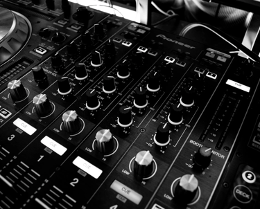 a dj - rx - 10 mixer and a dj - zr - 10