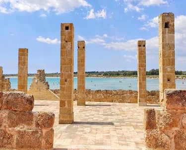 le colonne di vendicare e cielo azzurro