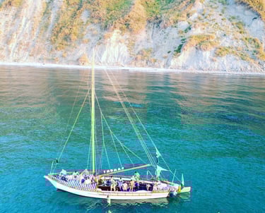 Escursioni Cattolica, cutter Falco, Vallugola, Gabicce Monte, escursioni in barca