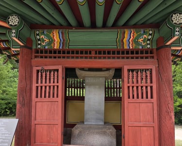Stele building