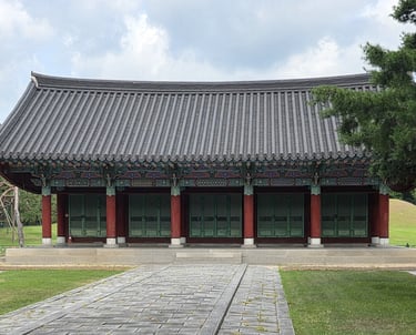 Building within the tomb complex