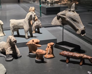 Gaya Confederacy clay figurines