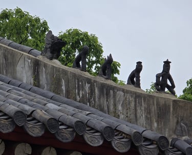 Japsang on a Jongmyo Shrine building
