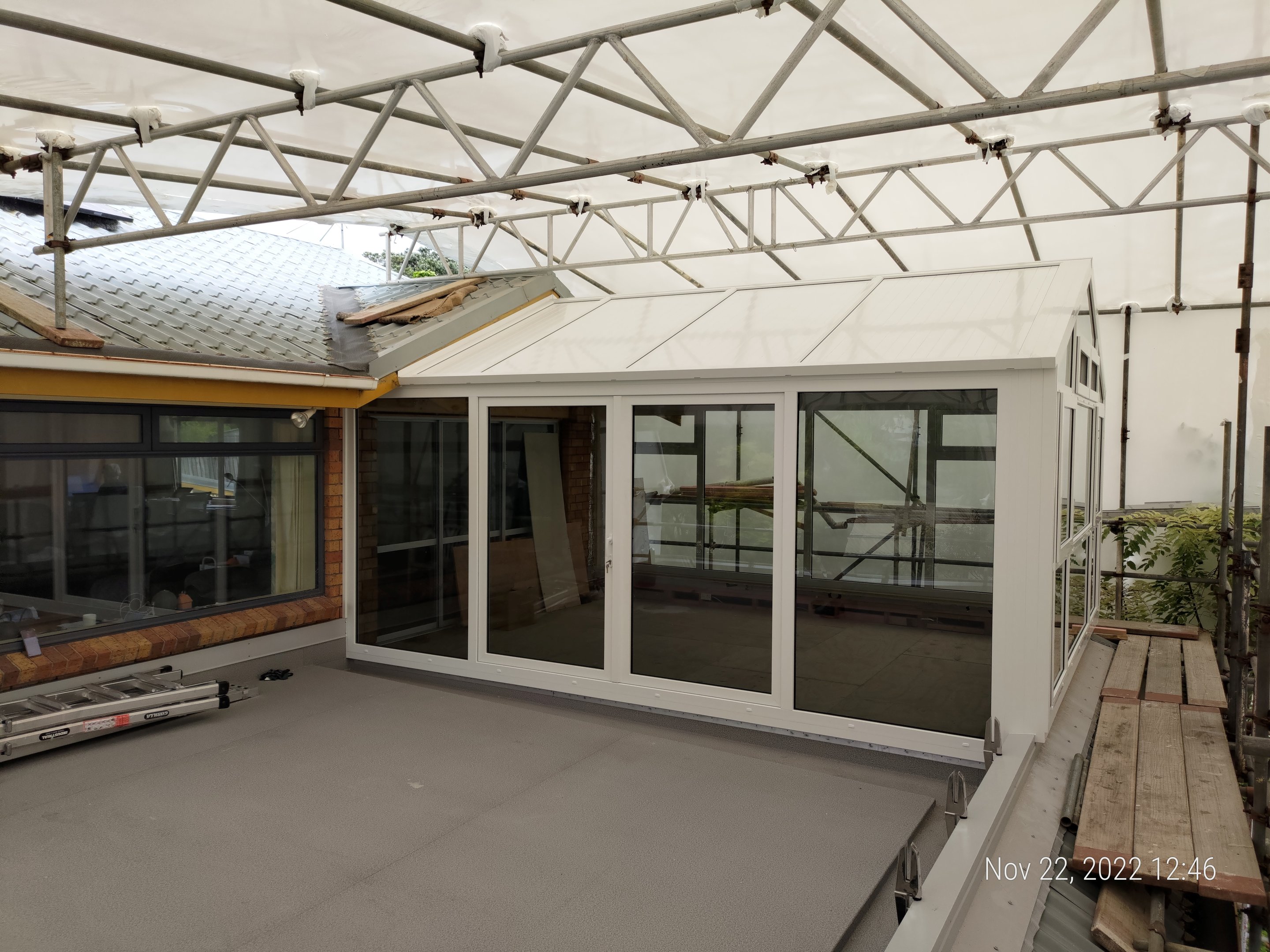 Year-round living conservatory with insulated roof, Auckland, NZ