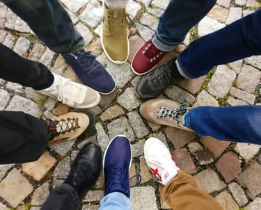 Genomen besluiten waarbij men moreel te verduren had, evalueren met team.