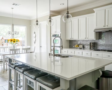 Clean Bracebridge Family Kitchen