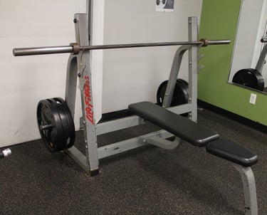 weight bench with barbell