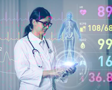 Médico utilizando tecnología digital para monitorear signos vitales y datos de un paciente.