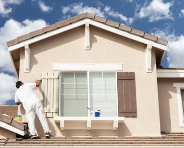 Peintre volets, passe de toit  à Tournon