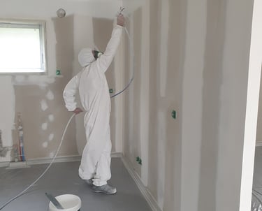 Entreprise de peinture maison en construction