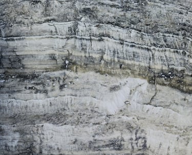 Trawertyn szary - ciemny szary, włoski kamień naturalny