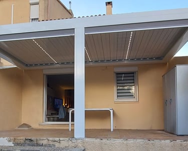 Pergola bioclimatique à carnoux
