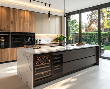 Cuisine moderne ouverte sur un jardin bien organisée et rangée