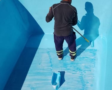 Piscina restaurada con nuevo plastificado en Parque Leloi