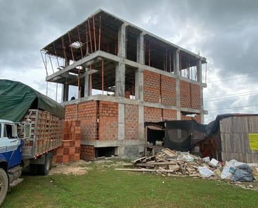 Construcción en mampostería tradicional, Casa 43 en etapa estructural inicial.
