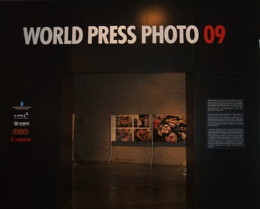 vinilos exposición Worl Press Photo Domus Coruña