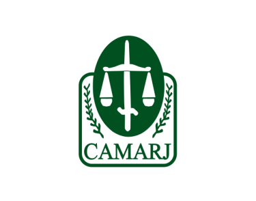 Logomarca da empresa CAMARJ, com predominância das cores branco e verde escuro.