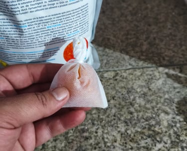 Saco pequeno de sílica gel para controlo de humidade em armazenamento