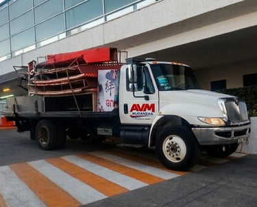 Unidad AVM Mudanzas plataforma para realizar transporte especial y complejo en cdmx