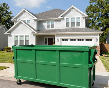 Before and after images of a Texas yard transformed by Limpiatex’s thorough cleanup service.