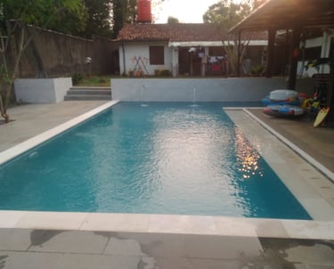 kolam renang minimalis