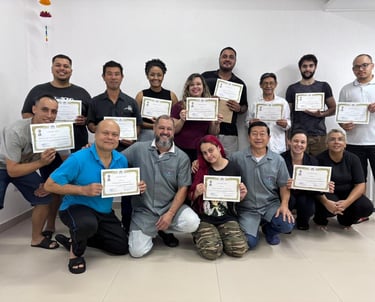 Curso de quiropraxia ministrado por Osamu Ueda, ensino prático de ajustes e avaliação postural
