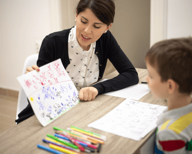 Evaluamos y tratamos neurodivergencias como: TDAH, Dislexia, Trastornos del Aaprendizaje, Inteligenc