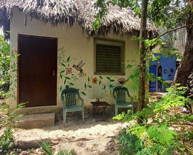 vista exterior de mayan bungalow en chichen itza