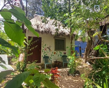 vista exterior de mayan bungalow 