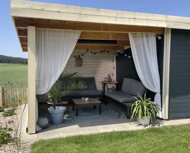 Gartenlounge - schön eingerichtet