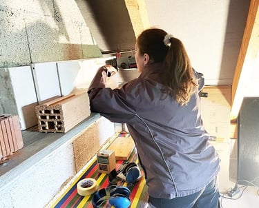 Workshops für Frauen, Fliesen bohren