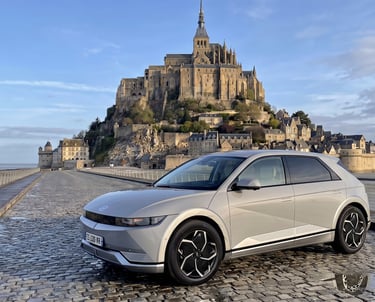 Ioniq 5 in front of Mont Saint michel