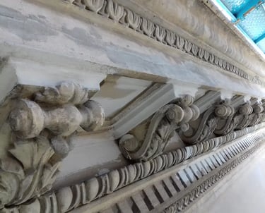 Proceso de restauración de la fachada del Jockey Club de Rosario realizado por Almapiedra.