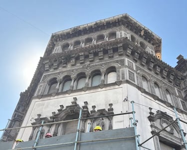 Proceso de restauración del edificio de valor patrimonial de la Casa Fracasi realizado por Almapiedra.