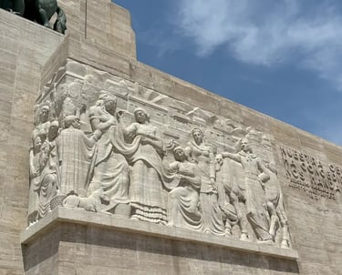 Mural del Monumento a la Bandera restaurada por Almapiedra y protegida con Tecnan.