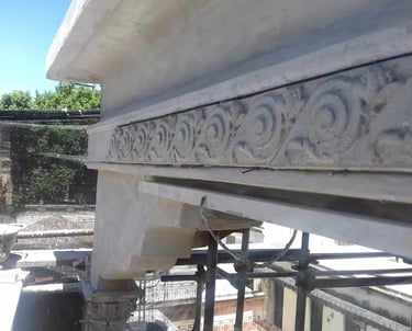 Proceso de restauración del mirador del Museo Estevez realizado por Almapiedra.