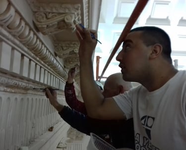 Proceso de restauración del Salón Blanco de la Gobernación de Santa Fe en Rosario realizado por Almapiedra.