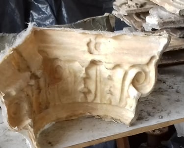 Restauración de piezas del mirador del Museo Estevez en taller realizada por Almapiedra. 